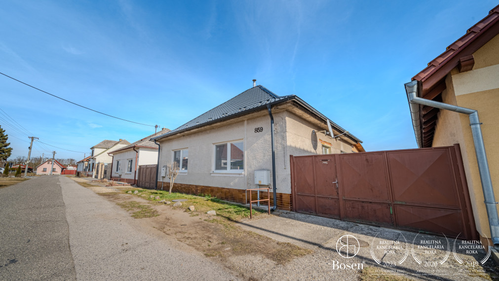 BOSEN | Rodinný dom po kompletnej rekonštrukcii s veľkým pozemkom, Gajary