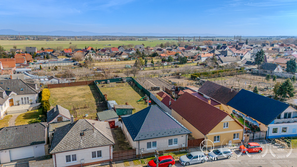 BOSEN | Rodinný dom po kompletnej rekonštrukcii s veľkým pozemkom, Gajary