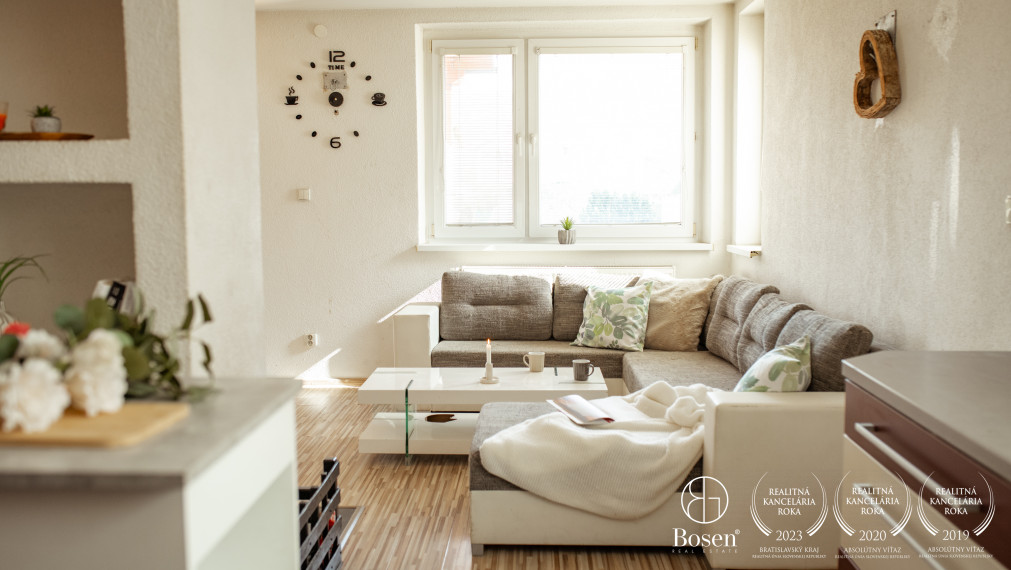 BOSEN | ZNÍŽENÁ CENA -  Rodinný dom s garážou a veľkým pozemkom 1193 m2