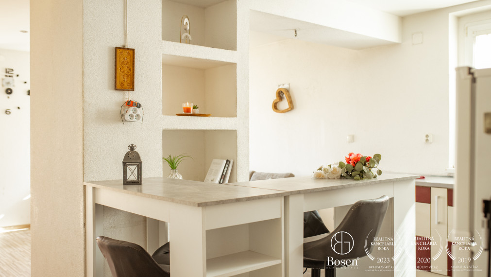 BOSEN | ZNÍŽENÁ CENA -  Rodinný dom s garážou a veľkým pozemkom 1193 m2