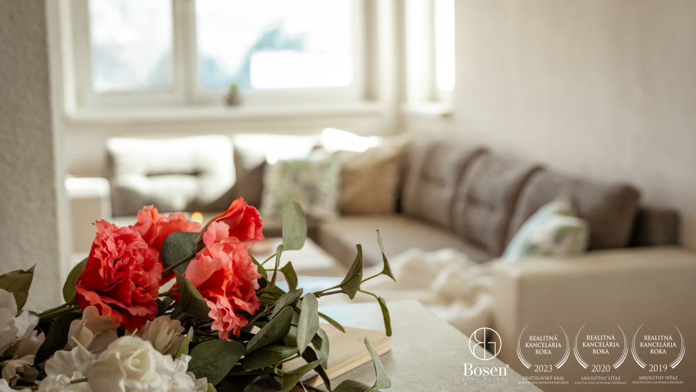 BOSEN | ZNÍŽENÁ CENA -  Rodinný dom s garážou a veľkým pozemkom 1193 m2