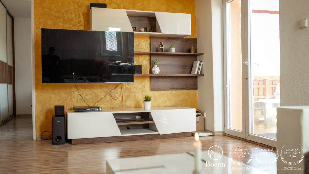 BOSEN | ZNÍŽENÁ CENA -  Rodinný dom s garážou a veľkým pozemkom 1193 m2