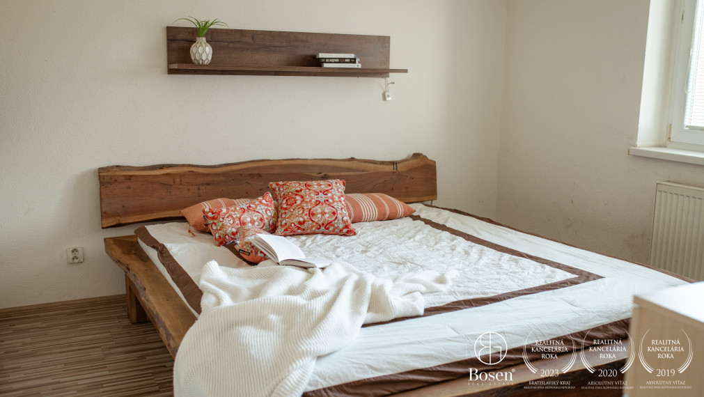 BOSEN | ZNÍŽENÁ CENA -  Rodinný dom s garážou a veľkým pozemkom 1193 m2