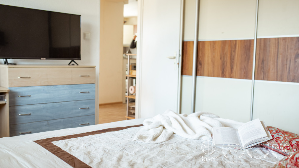 BOSEN | ZNÍŽENÁ CENA -  Rodinný dom s garážou a veľkým pozemkom 1193 m2