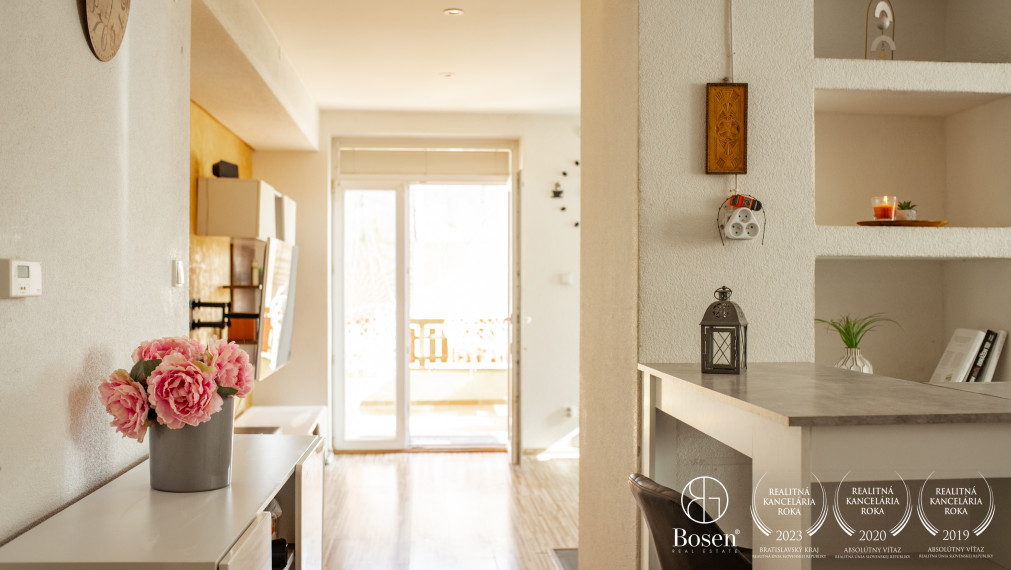 BOSEN | ZNÍŽENÁ CENA -  Rodinný dom s garážou a veľkým pozemkom 1193 m2