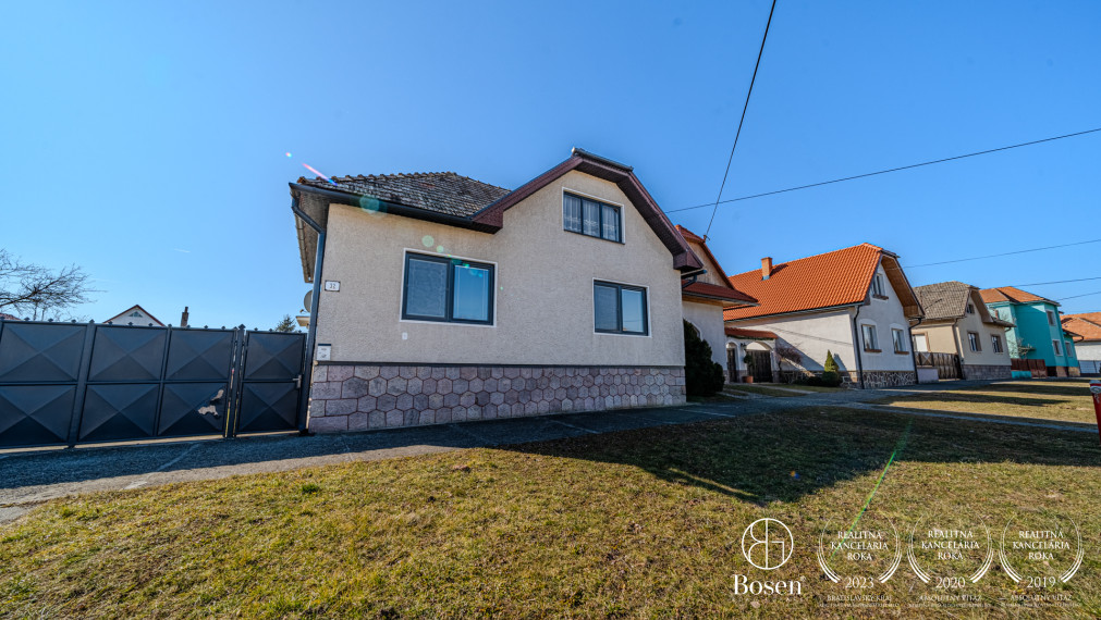 BOSEN | Rezervované Trojpodlažný rodinný dom Lovča