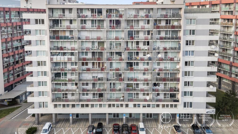 Bosen Realicity / Parkovacie miesto v bytovom dome KOLOSEO