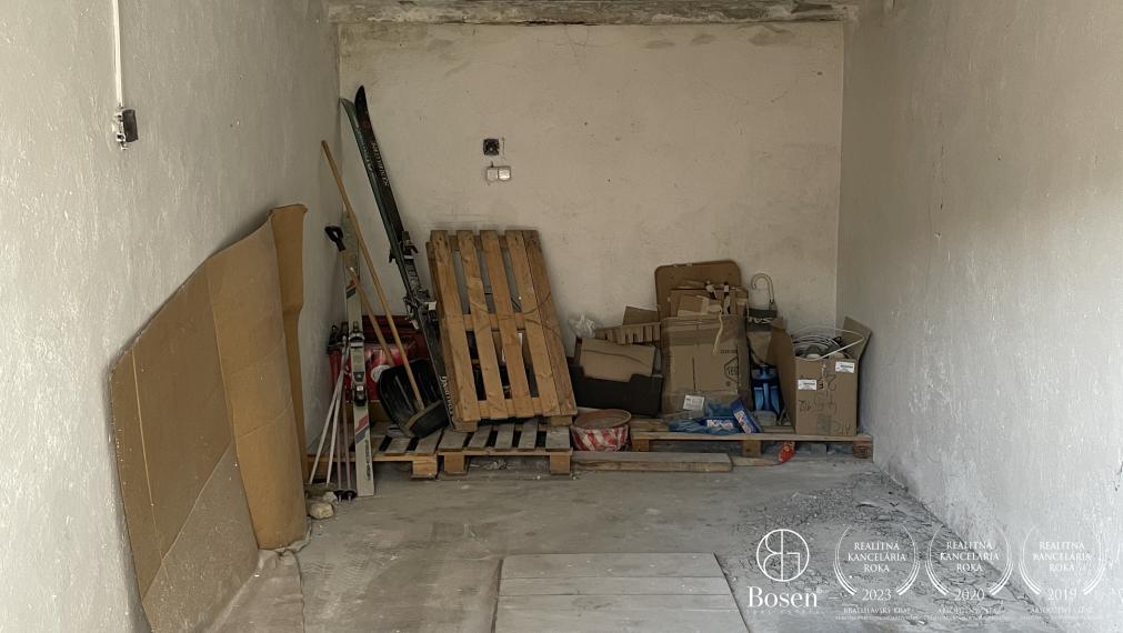 !REZERVOVANÉ!Ponúkame Vám na predaj garáž neďaleko centra mesta Partizánske