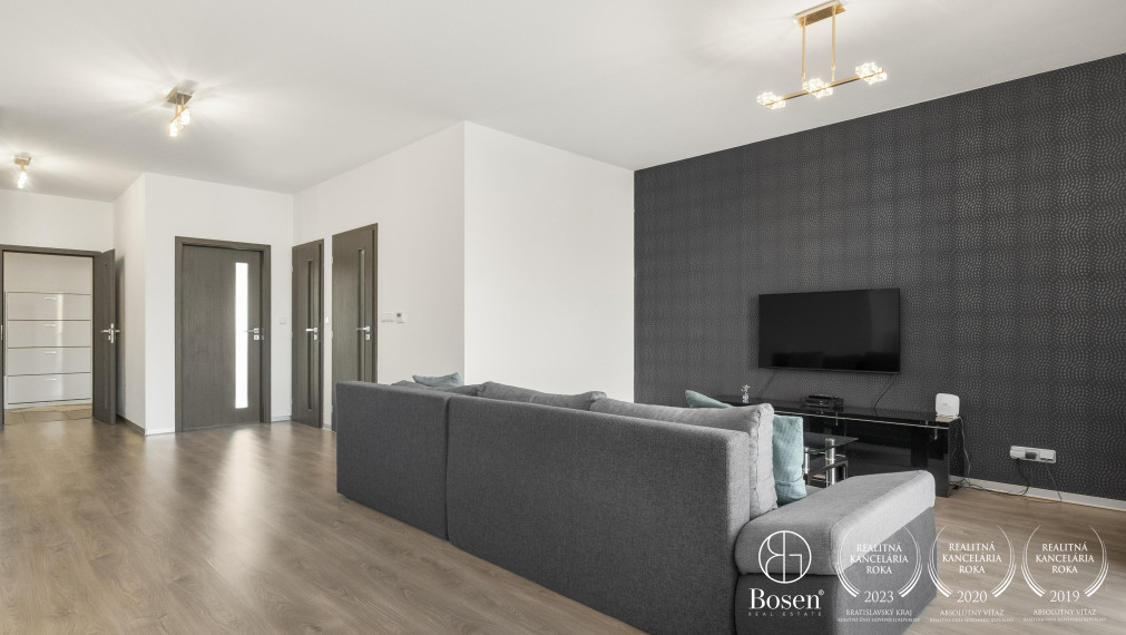 BOSEN | Na prenájom moderný 2i byt s parkovacím miestom