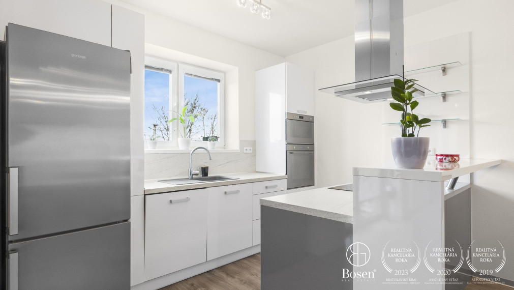 BOSEN | Na prenájom moderný 2i byt s parkovacím miestom