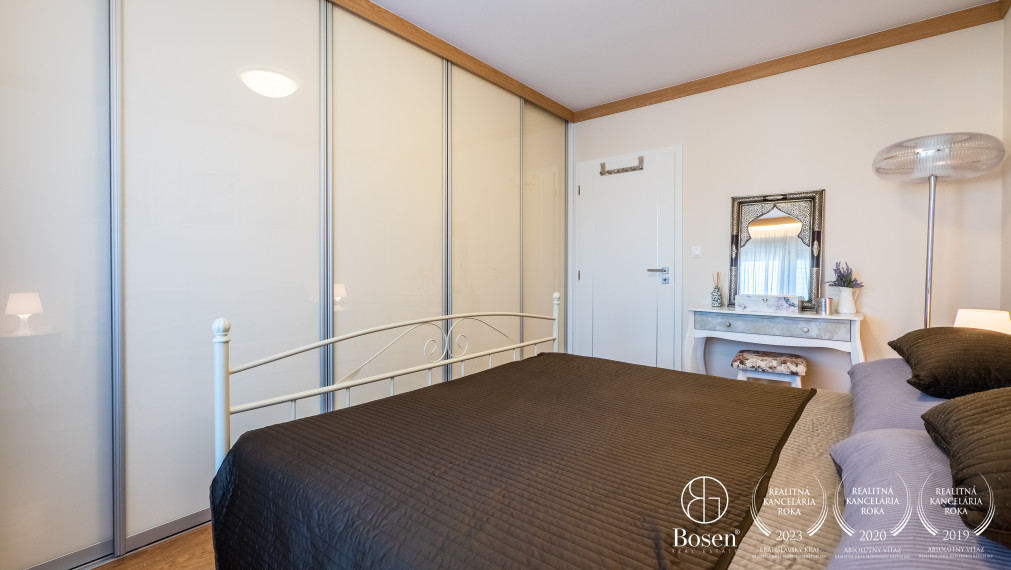 BOSEN | Na prenájom 2 izbový byt s parkovaním a klimatizáciou