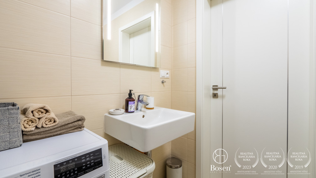 BOSEN | Na prenájom 2 izbový byt s parkovaním a klimatizáciou