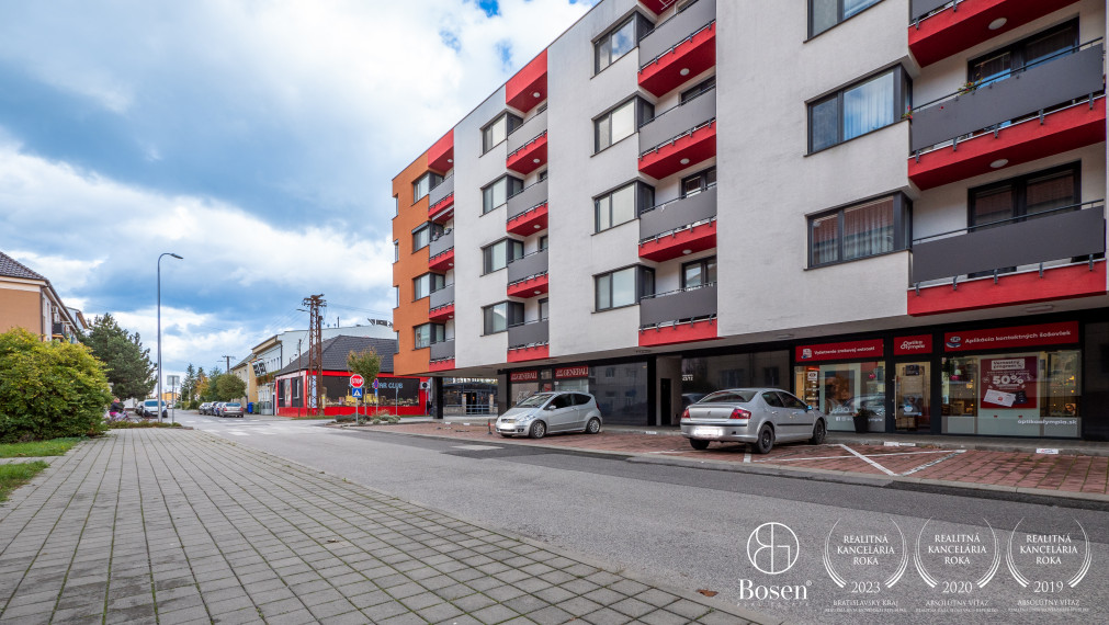 BOSEN | Na prenájom 2 izbový byt s parkovaním a klimatizáciou