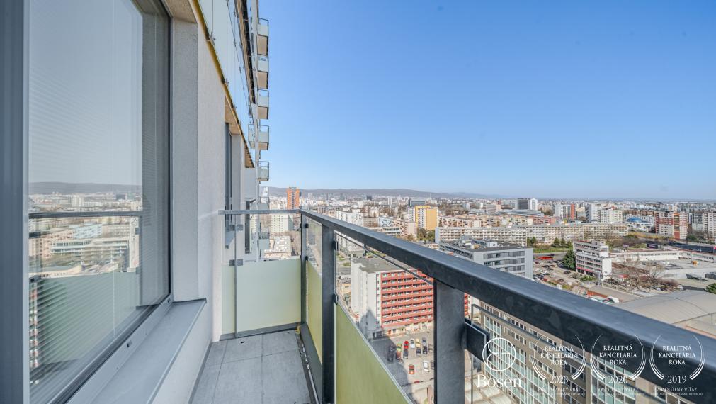 PREDANÉ: BOSEN | 3kk byt v novostavbe City Park Ružinov, 17. poschodie
