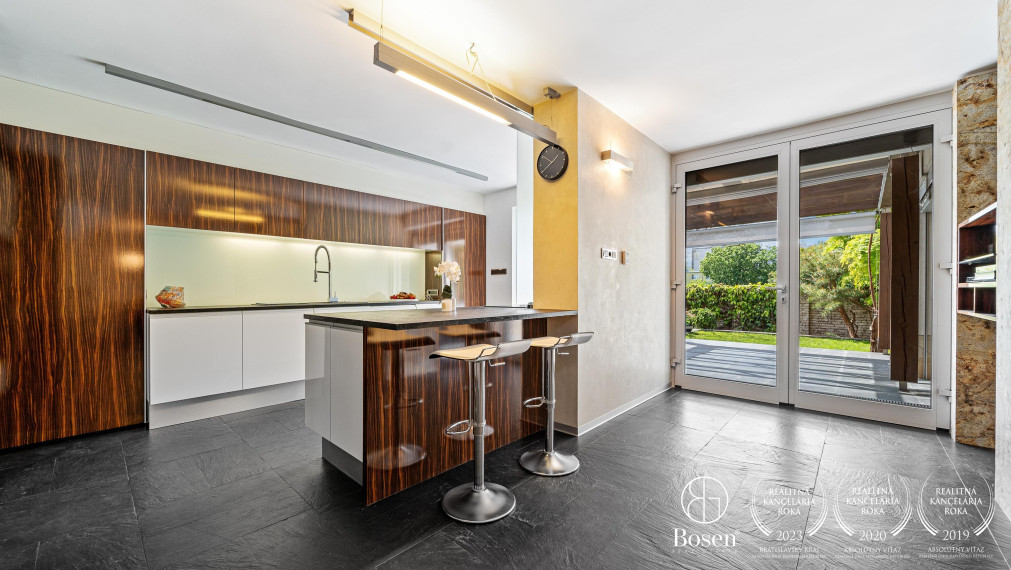 PREDANÉ: BOSEN | 5 izb. rodinný dom s bazénom v blízkosti centra Trnavy