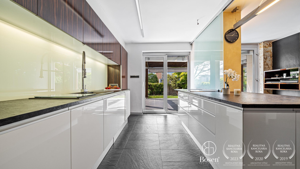 PREDANÉ: BOSEN | 5 izb. rodinný dom s bazénom v blízkosti centra Trnavy