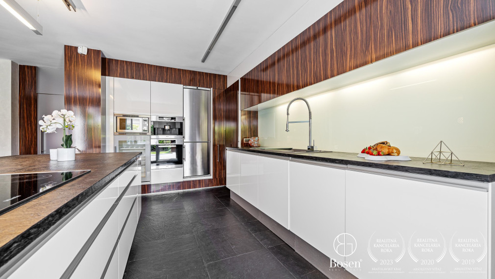 PREDANÉ: BOSEN | 5 izb. rodinný dom s bazénom v blízkosti centra Trnavy