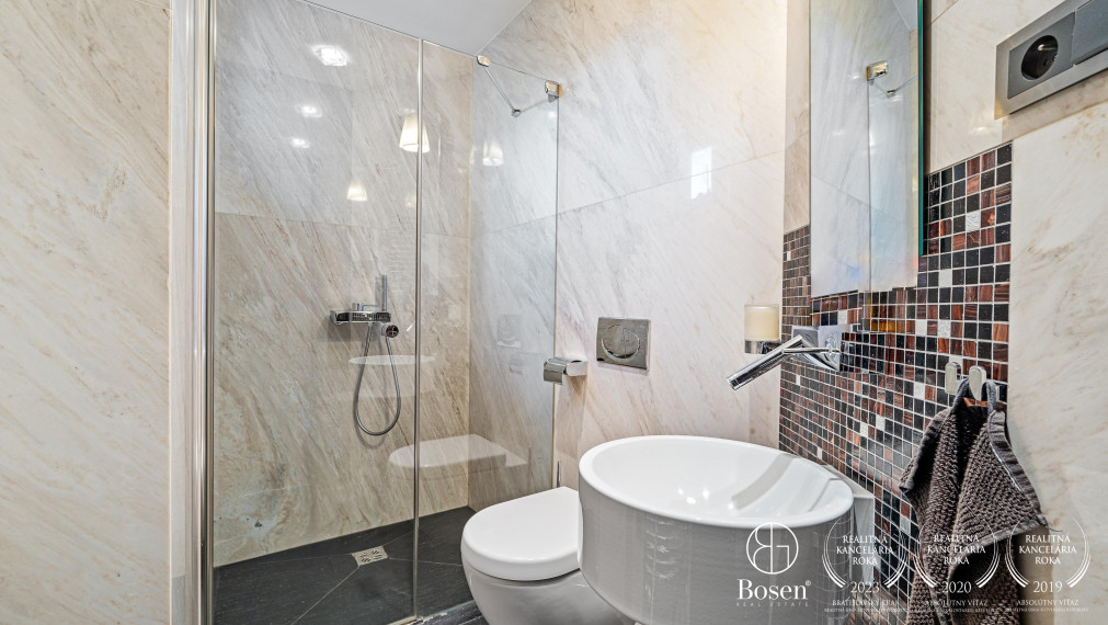 PREDANÉ: BOSEN | 5 izb. rodinný dom s bazénom v blízkosti centra Trnavy