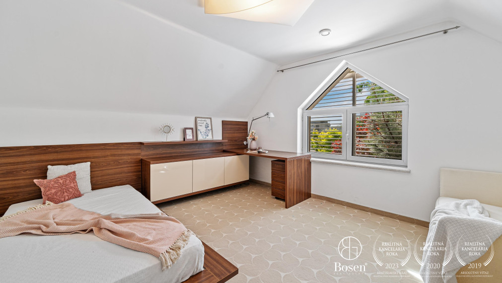 PREDANÉ: BOSEN | 5 izb. rodinný dom s bazénom v blízkosti centra Trnavy