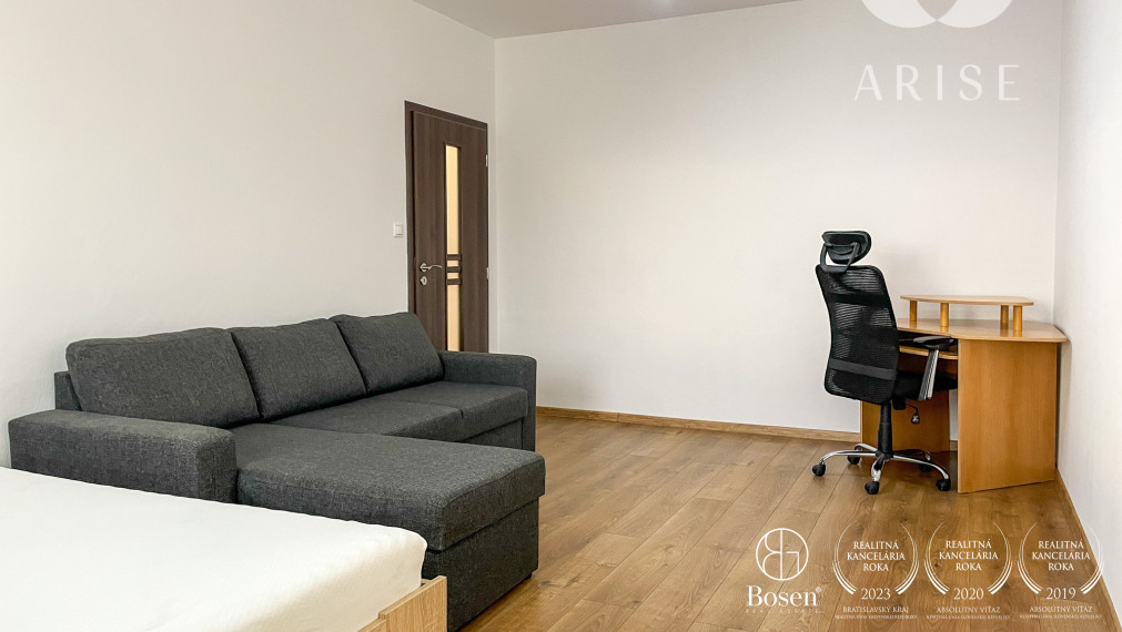 !REZERVOVANÉ!Prenájom 2- izbového bytu so zariadením s pekným výhľadom na okolie