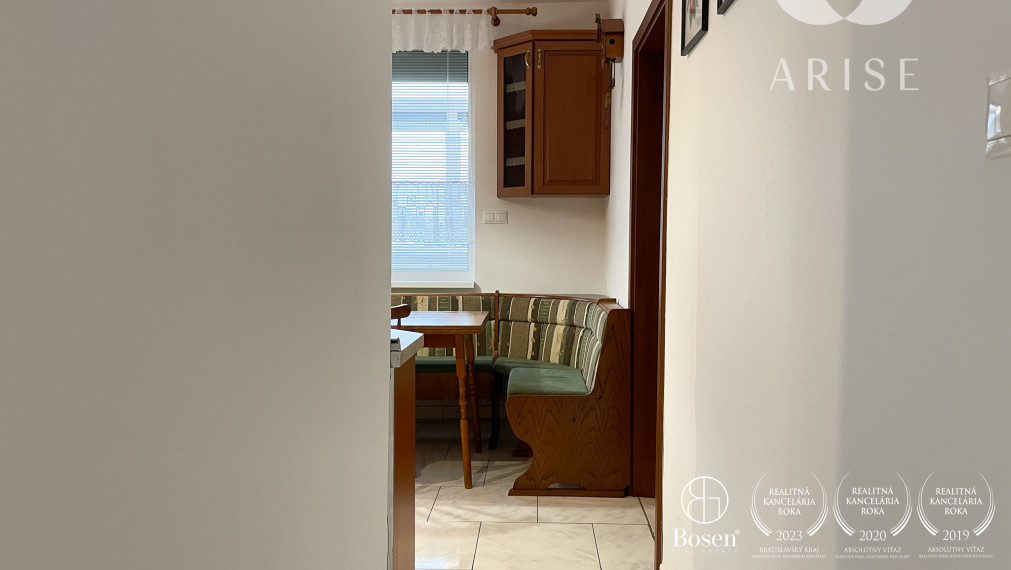 !REZERVOVANÉ!Prenájom 2- izbového bytu so zariadením s pekným výhľadom na okolie