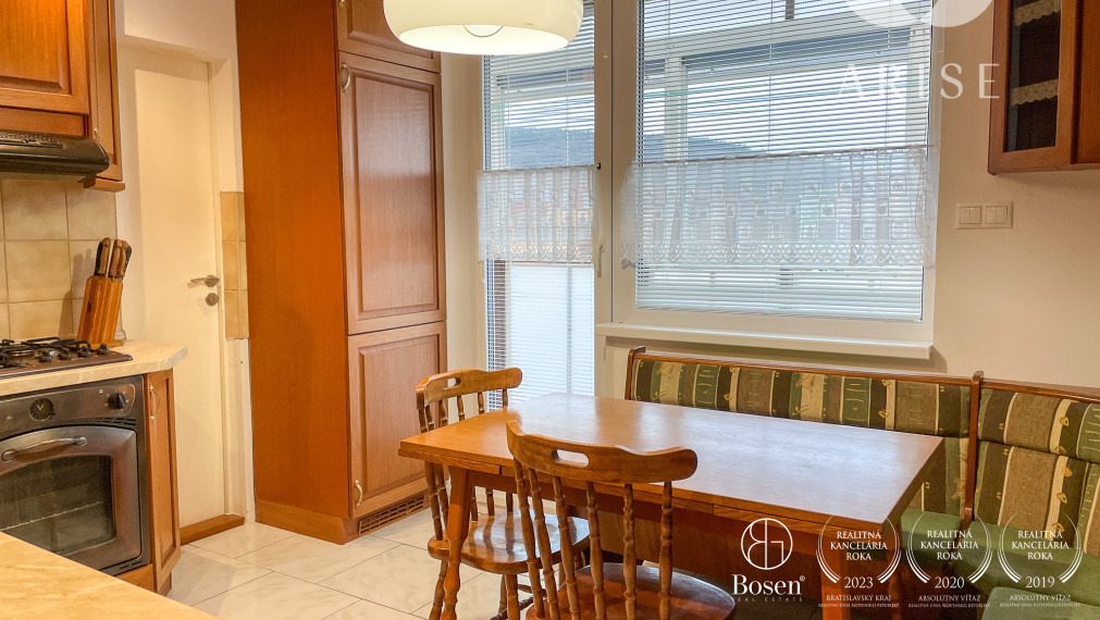 !REZERVOVANÉ!Prenájom 2- izbového bytu so zariadením s pekným výhľadom na okolie