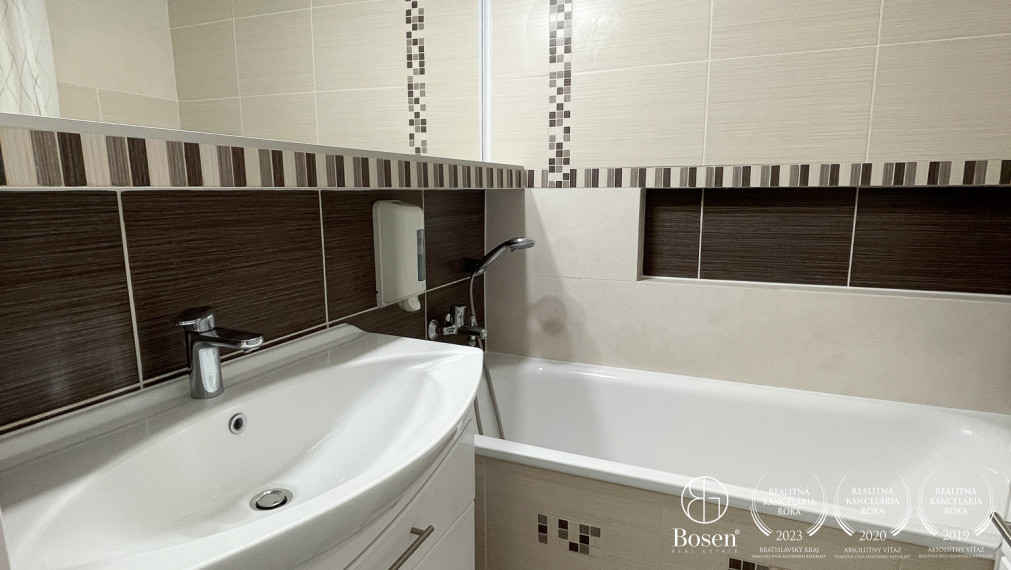 !REZERVOVANÉ!Prenájom 2- izbového bytu so zariadením s pekným výhľadom na okolie