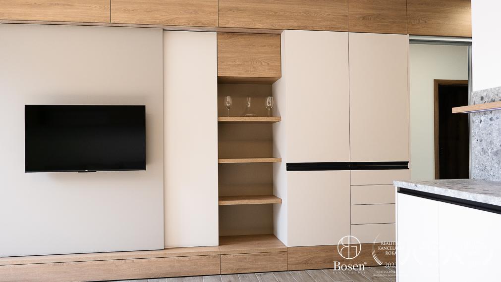 BOSEN I  Rezervované !!! Novostavba s bazénom, Hradská ulica Bratislava