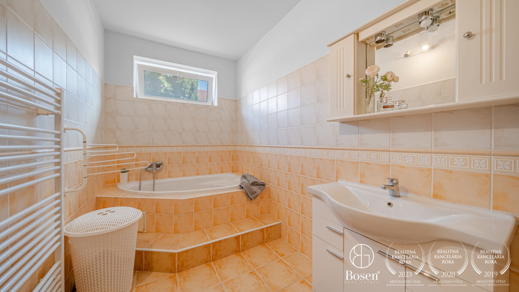 REZERVOVANÉ! BOSEN| 5 izbový rodinný dom v blízkosti centra mesta, Malacky