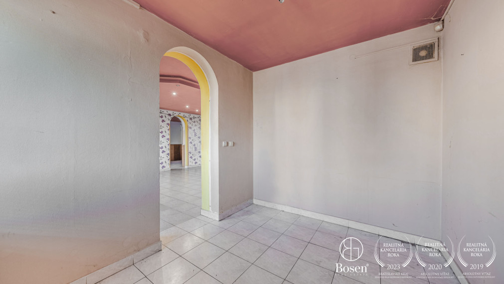 Nebytový priestor pre podnikanie v pôvodnom stave, Staré mesto, Mozartova, 134,04 m²