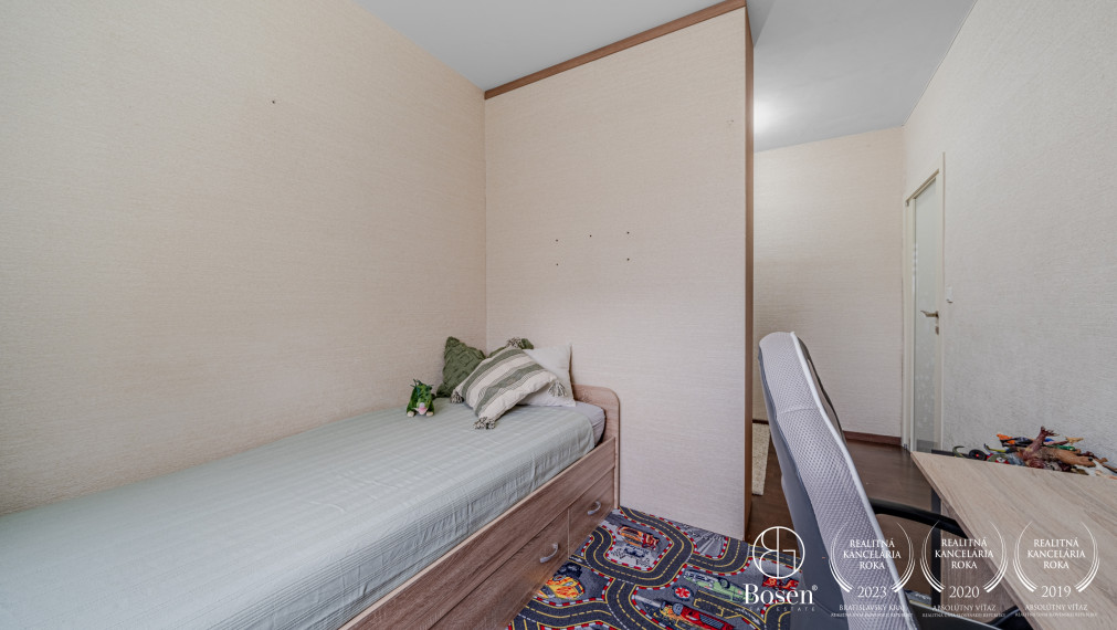 PREDANÉ - BOSEN | Priestranný 4 izbový byt, Rajčianska, Bratislava