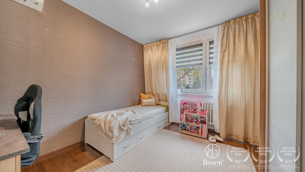 PREDANÉ - BOSEN | Priestranný 4 izbový byt, Rajčianska, Bratislava