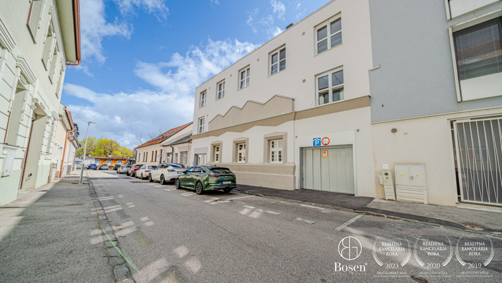 BOSEN | 3 izbový nadštandardný byt so strešnou terasou, Bratislava - Staré mesto