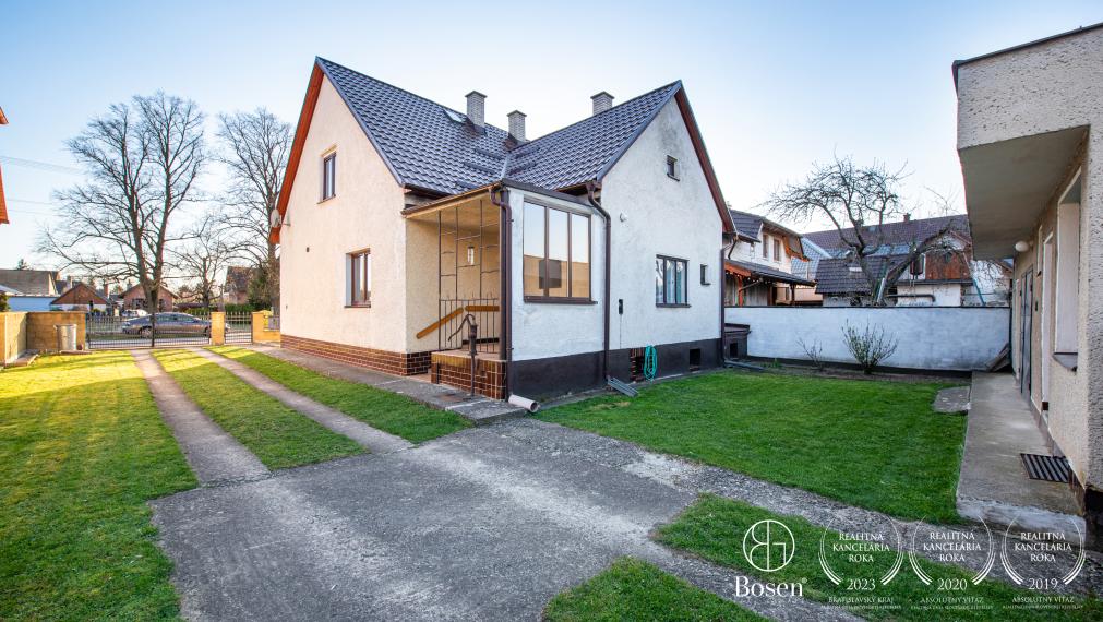 BOSEN | Na predaj dvojpodlažný rodinný dom s garážou v obci Bolešov