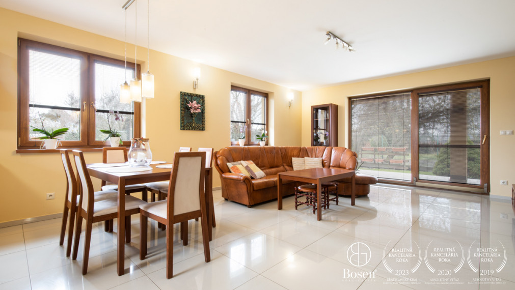 BOSEN | Zabývaný 4i RD s dvojgarážou v tichej ulici v Hornej Potôni