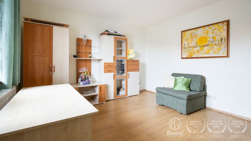 BOSEN | Zabývaný 4i RD s dvojgarážou v tichej ulici v Hornej Potôni