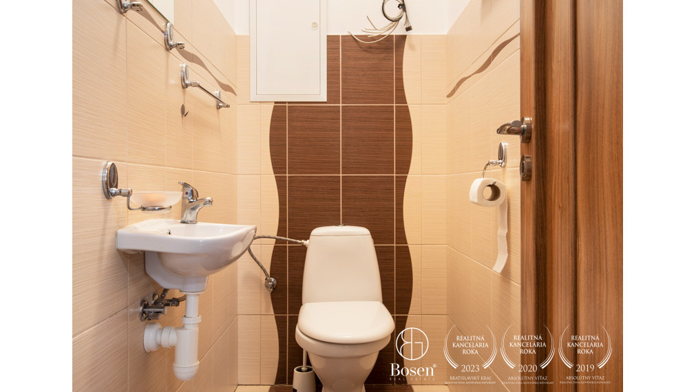 BOSEN | Zabývaný 4i RD s dvojgarážou v tichej ulici v Hornej Potôni