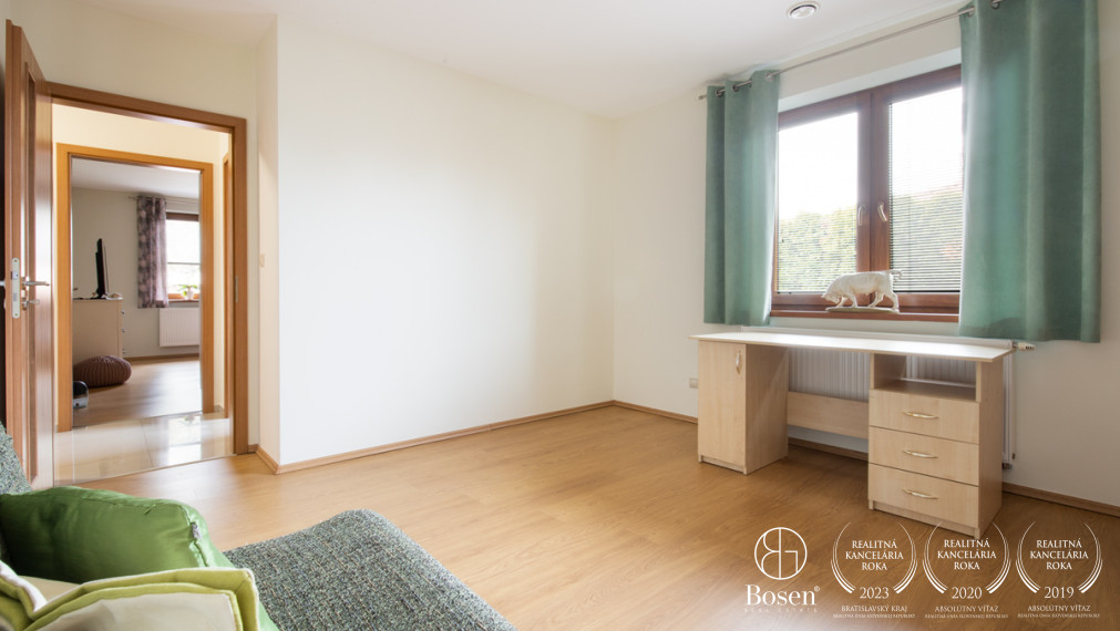 BOSEN | Zabývaný 4i RD s dvojgarážou v tichej ulici v Hornej Potôni