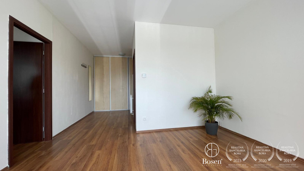 BOSEN | Na prenájom byt v centre Dunajskej Stredy v budove ROTUNDA