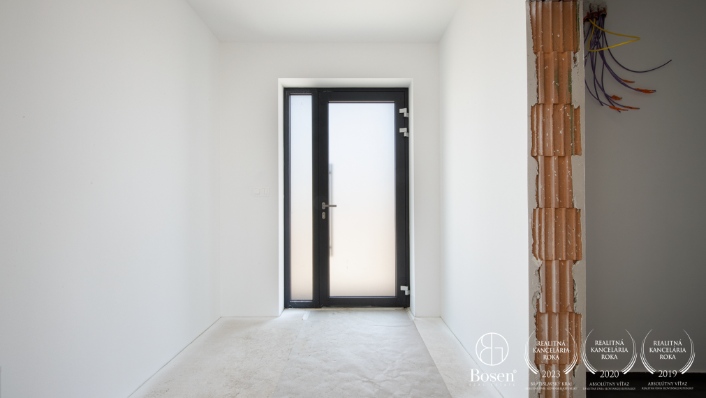 BOSEN | Na predaj priestranný 4izbový rodinný dom v obci Kráľov Brod