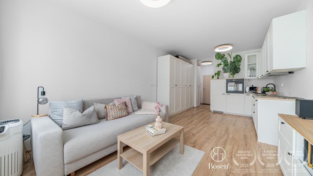 REZERVOVANÉ - BOSEN | 1 izbový byt s predzáhradkou, Miloslavov