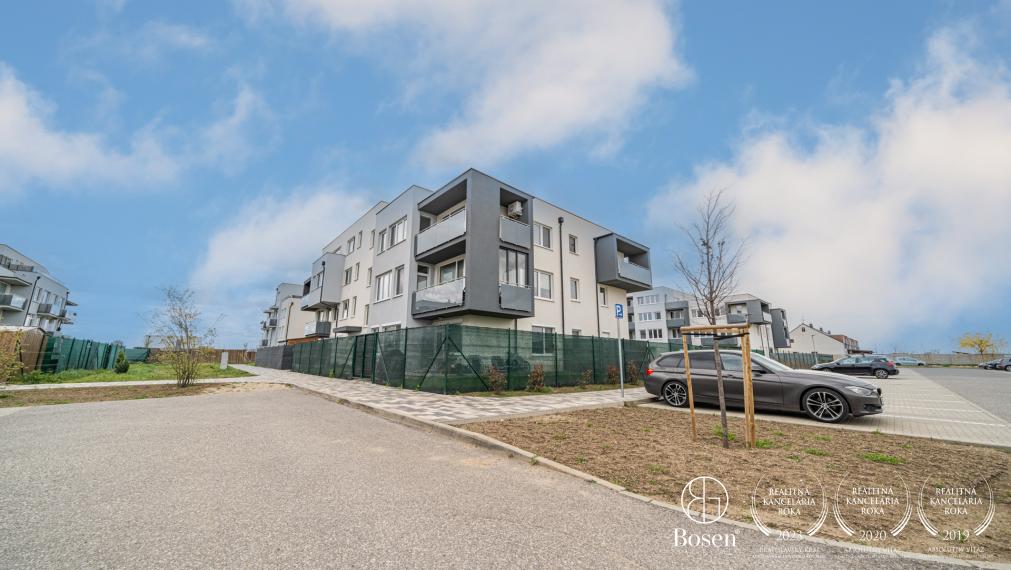 REZERVOVANÉ - BOSEN | 1 izbový byt s predzáhradkou, Miloslavov