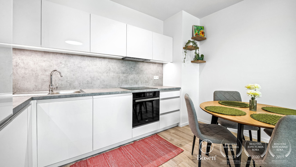 BOSEN | Zariadený 2-izbový byt s balkónom na prenájom