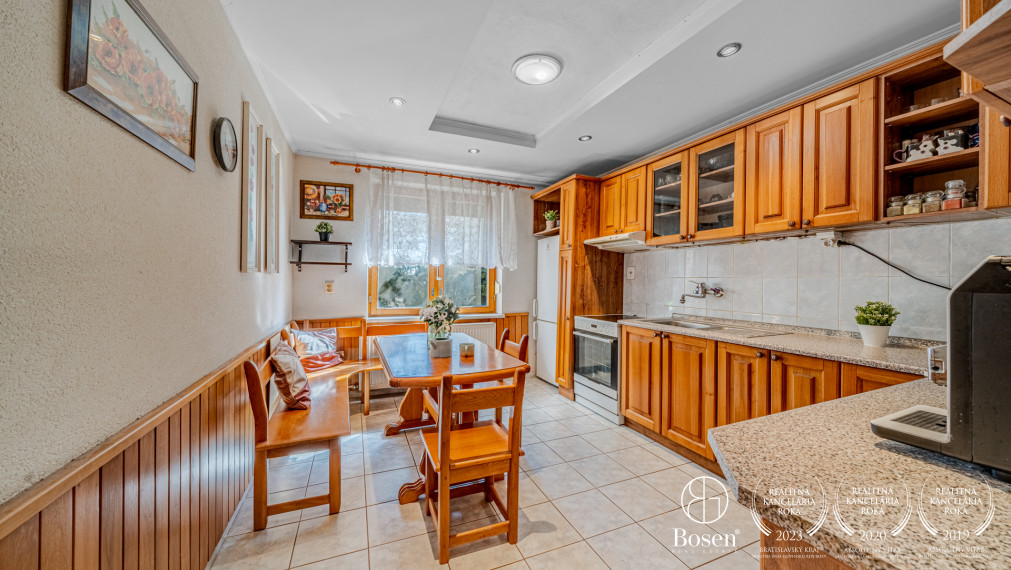 Znížena cena BOSEN | Na predaj  3 izbový rodinný dom s garážou Bratislava-Jarovce