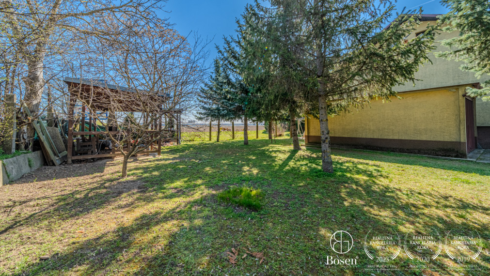 Znížena cena BOSEN | Na predaj  3 izbový rodinný dom s garážou Bratislava-Jarovce