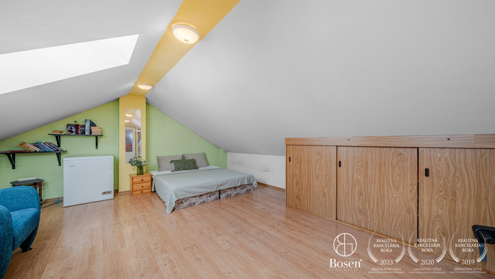 Znížena cena BOSEN | Na predaj  3 izbový rodinný dom s garážou Bratislava-Jarovce