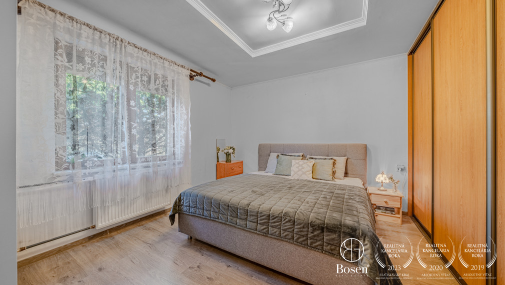 Znížena cena BOSEN | Na predaj  3 izbový rodinný dom s garážou Bratislava-Jarovce