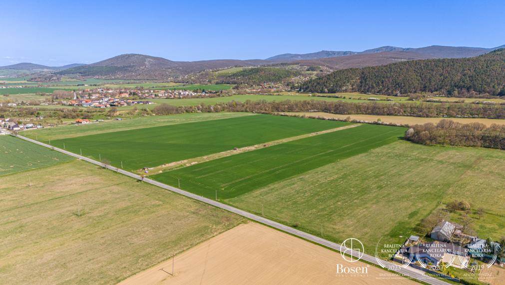 BOSEN | Pozemok na výstavbu rodinných domov, Hrádok, 45000m2