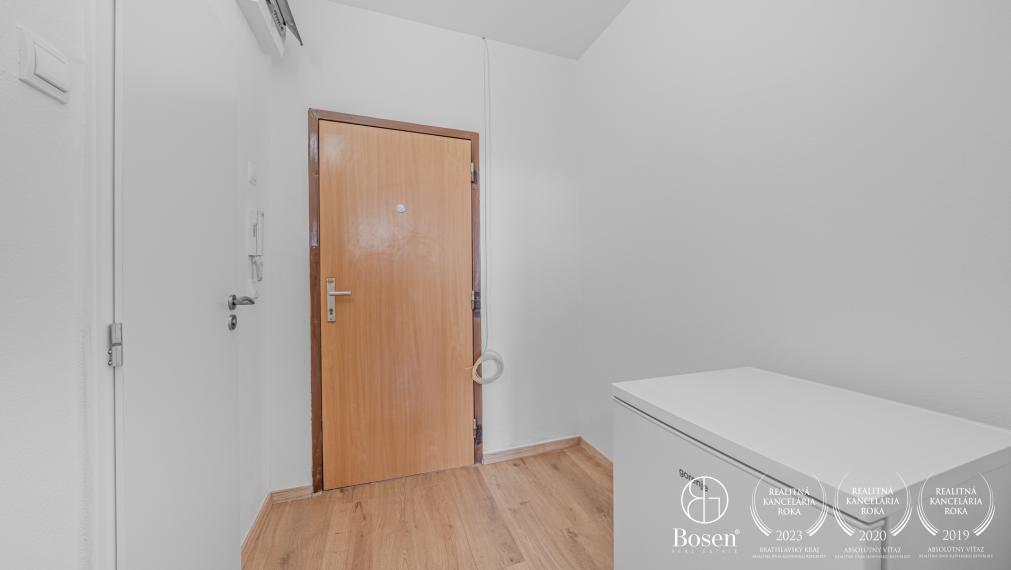 BOSEN | Zrekonštruovaná garsónka na Holíčskej ulici