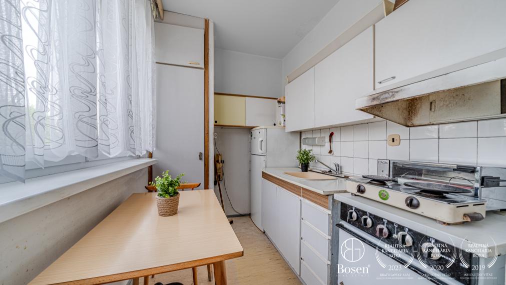 BOSEN | 2 izbový byt v pôvodnom stave, Toplianska, Bratislava